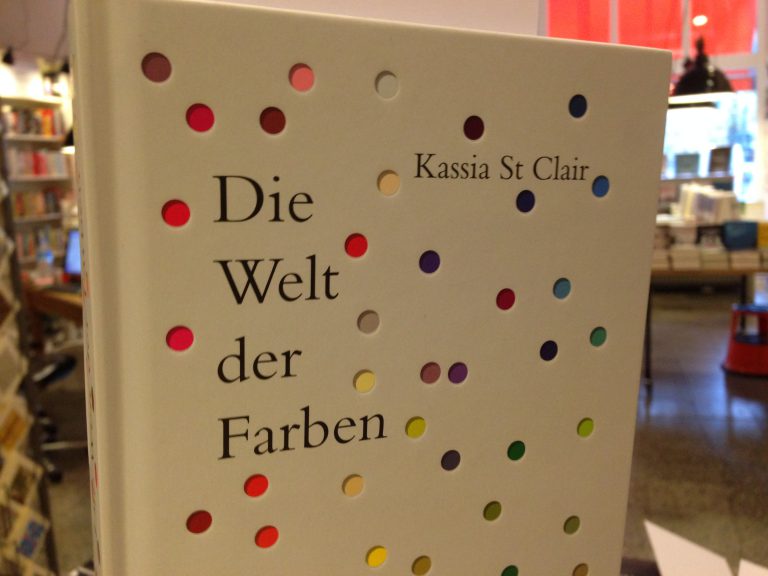 Die Welt der Farben: Ein Polizist auf Papier zum Leben erwecken