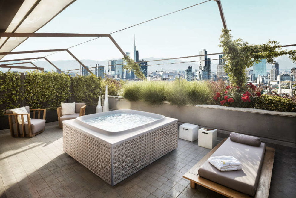 Dachterrasse mit Whirlpool: Ein Oasen der Entspannung und des Luxus