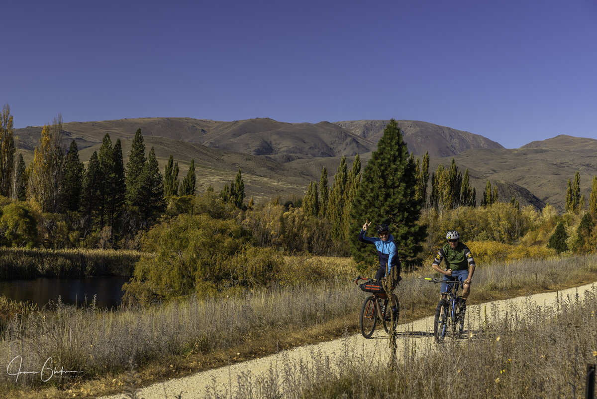 Hessen Crest – Autumn in the waitaki valley/mackenzie country, new zealand