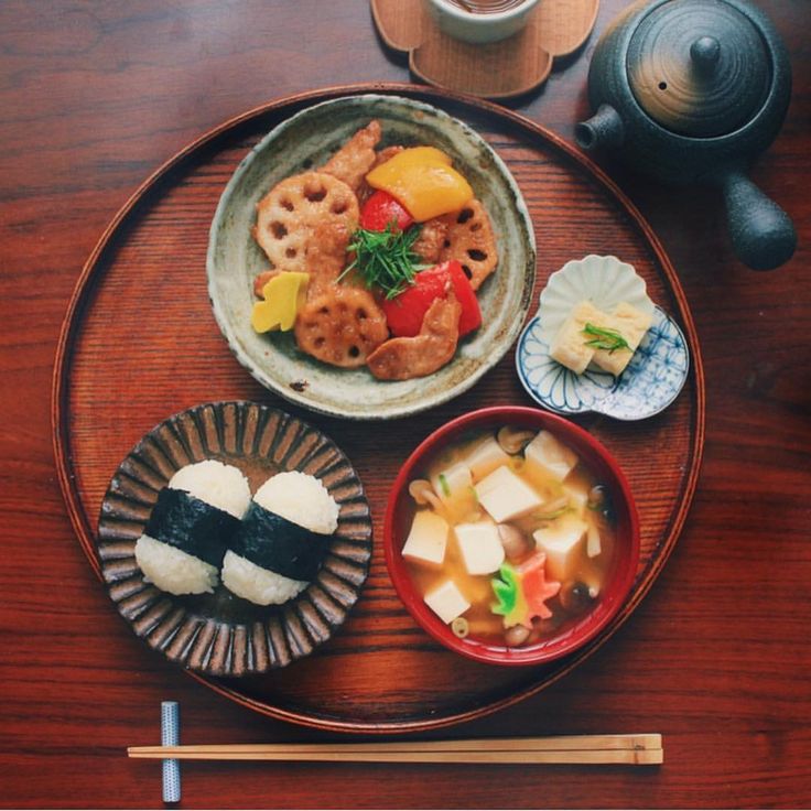 Canada 1982 Constitution Dollar – 一汁一菜 japanese breakfast 朝ごはん / riceball おにぎり / miso soup 味噌汁
