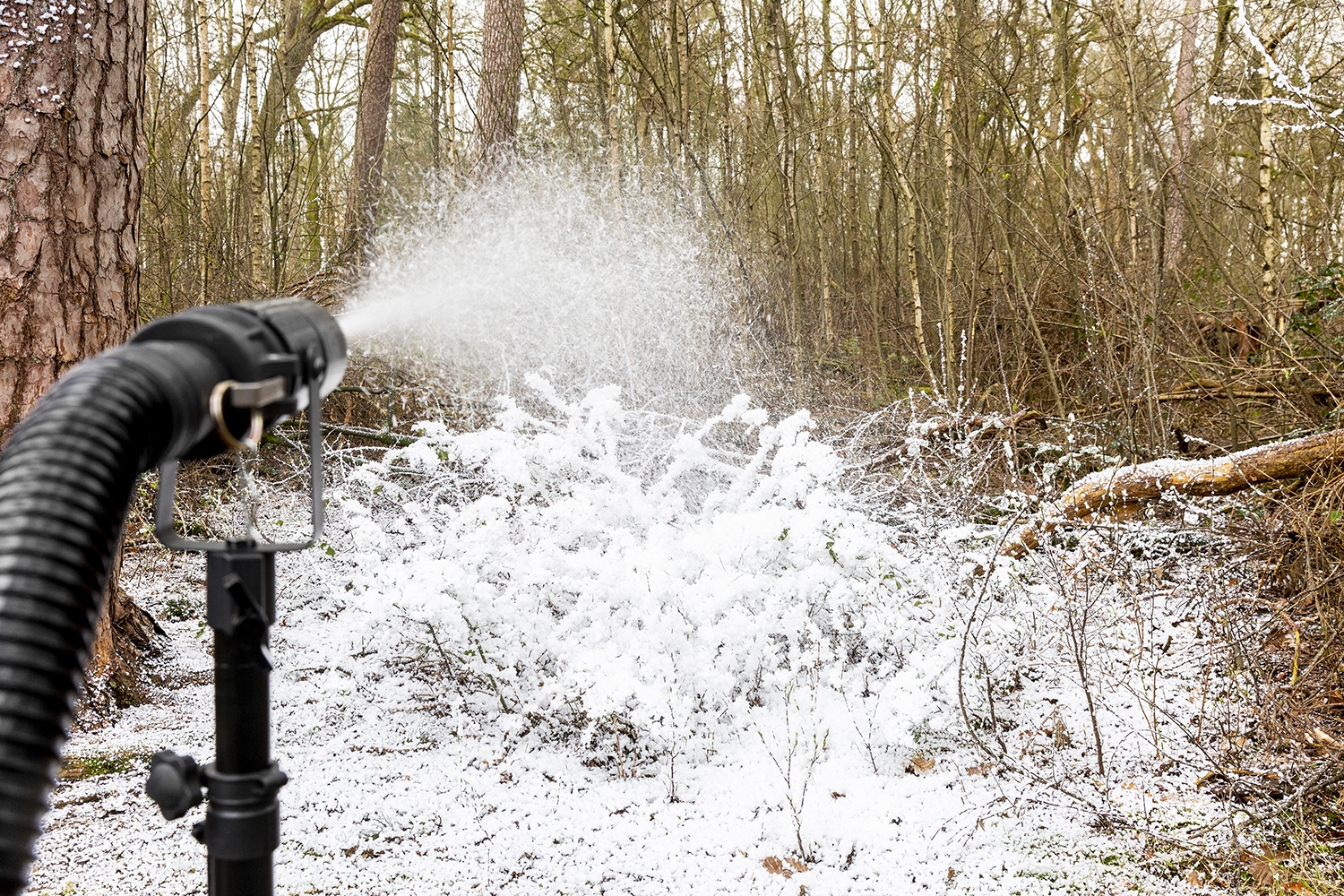 SNOW5000 High Volume Snow Machine - beamZ Bild & Inspiration SNOW5000 High Volume Snow Machine - beamZ Illustration