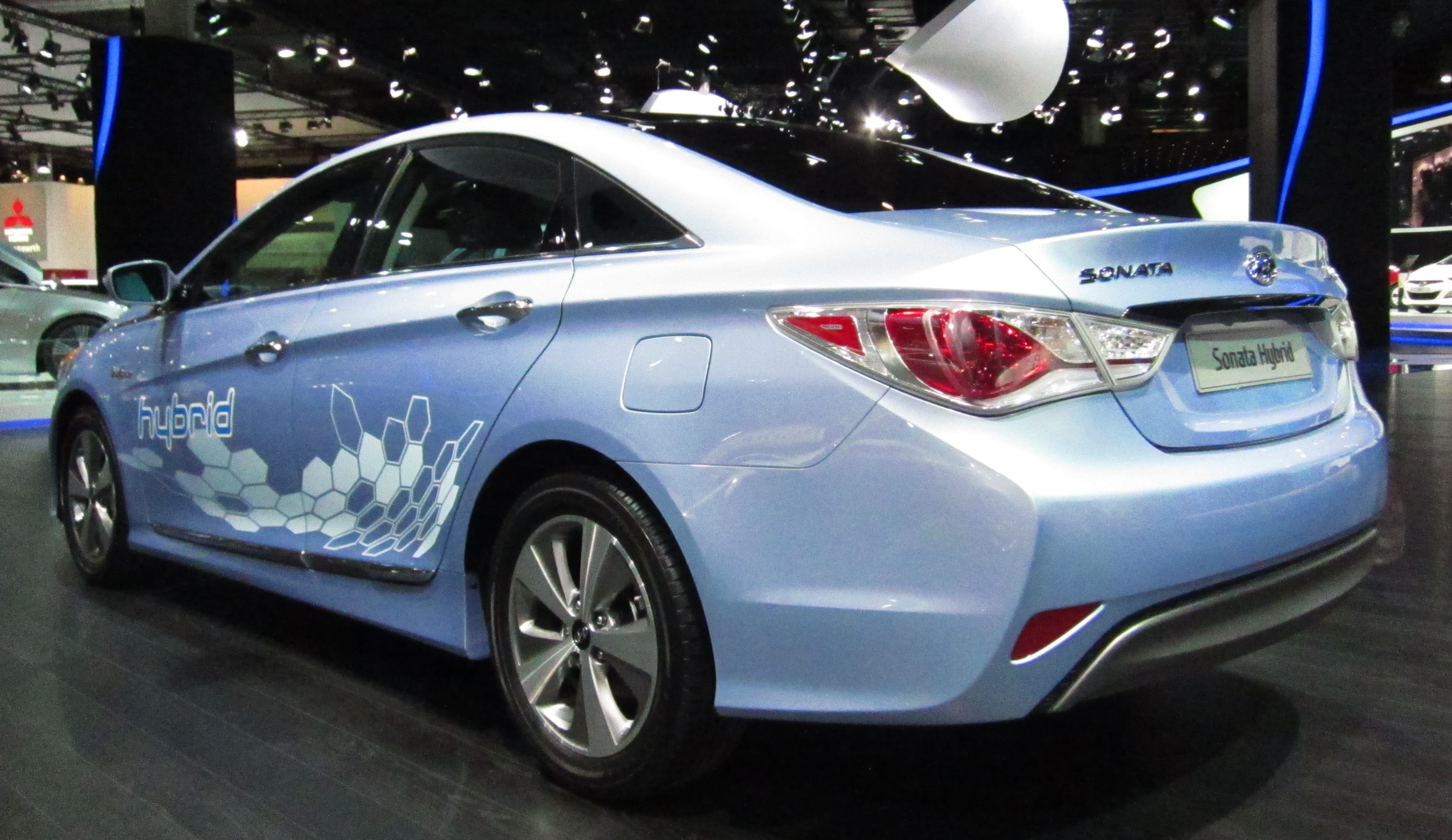 Kreatives Bild zu File:Hyundai Sonata Hybrid (rear quarter).JPG - Wikimedia Commons File:Hyundai Sonata Hybrid (rear quarter).JPG - Wikimedia Commons Illustration